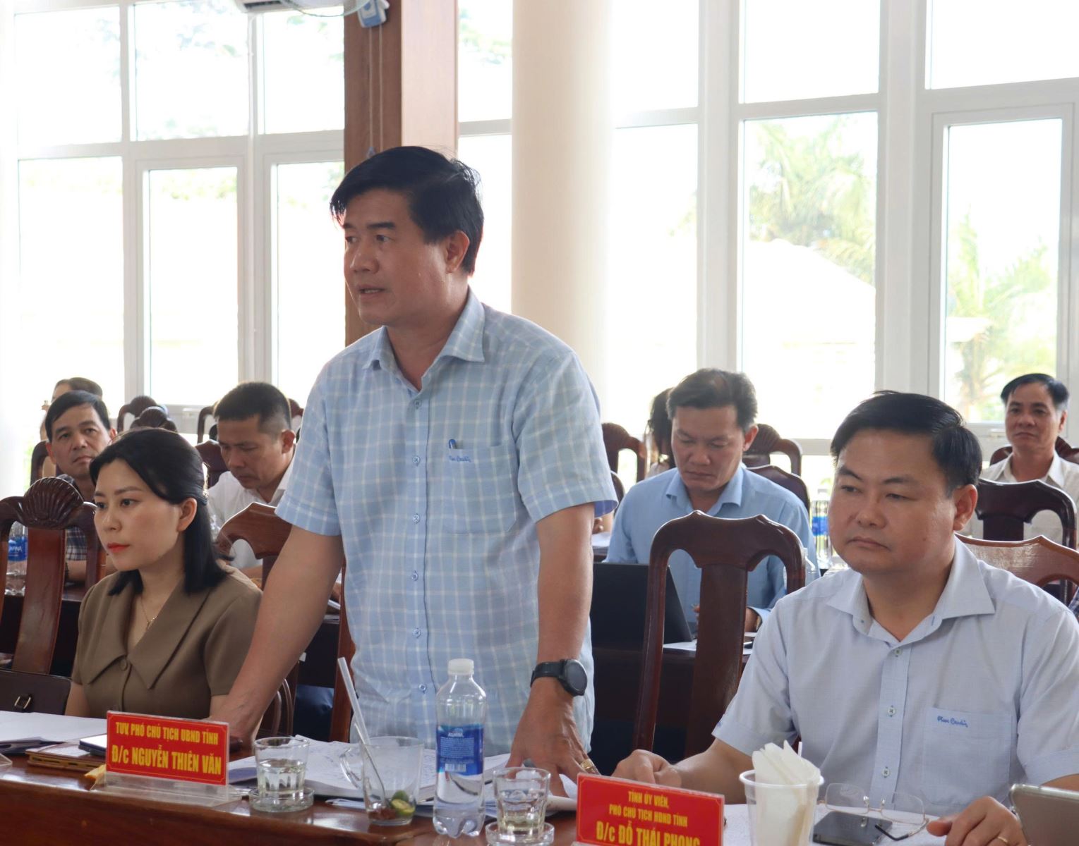 Đồng chí Nguyễn Thiên Văn - Phó Chủ tịch UBND tỉnh cho ý kiến nhằm tháo gỡ vướng mắc đối với ngành Y tế.