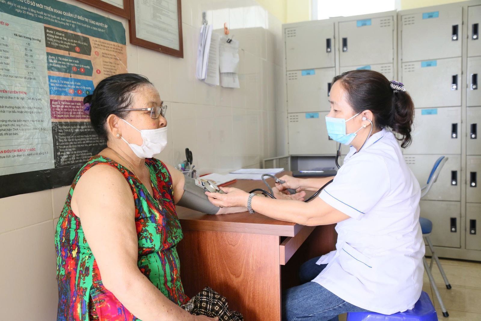 Để thực hiện hiệu quả Nghị quyết 72, các trạm y tế xã trên địa bàn tỉnh đang tích cực triển khai tốt công tác, khám chữa bệnh tại cơ sở.