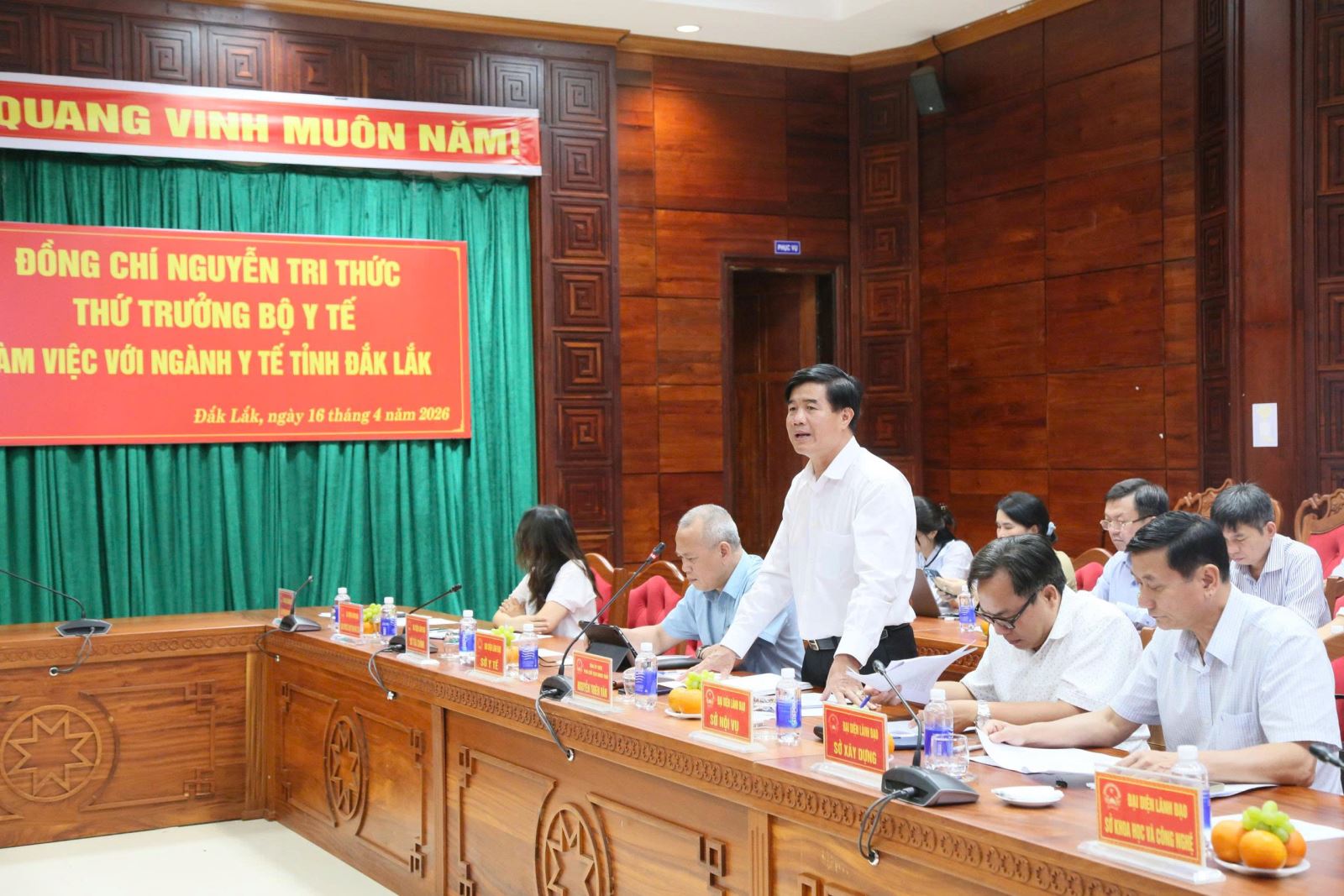 Đồng chí Nguyễn Thiên Văn - Phó Chủ tịch UBND tỉnh khẳng định tỉnh sẽ có các phương án để ngành Y tế gỡ các khó khăn trong quá trình thực hiện Nghị quyết 72.