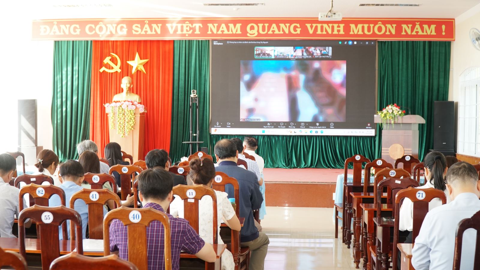 Toàn cảnh cuộc họp báo cáo tiến độ triển khai thực hiện Nghị quyết số 72-NQ/TW.