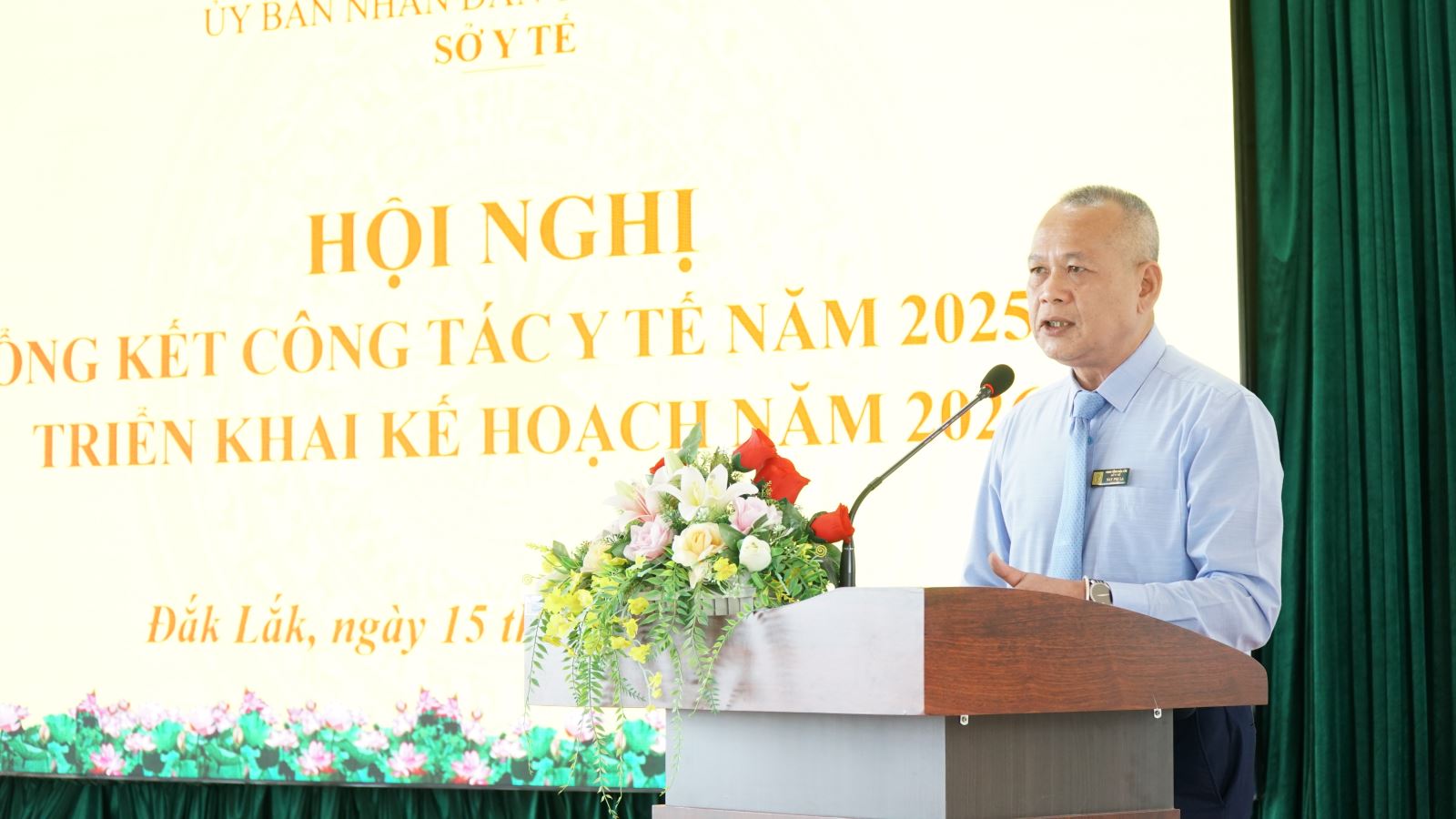 Bác sĩ CKII Nay Phi La – Giám đốc Sở Y tế chủ trì hội nghị.