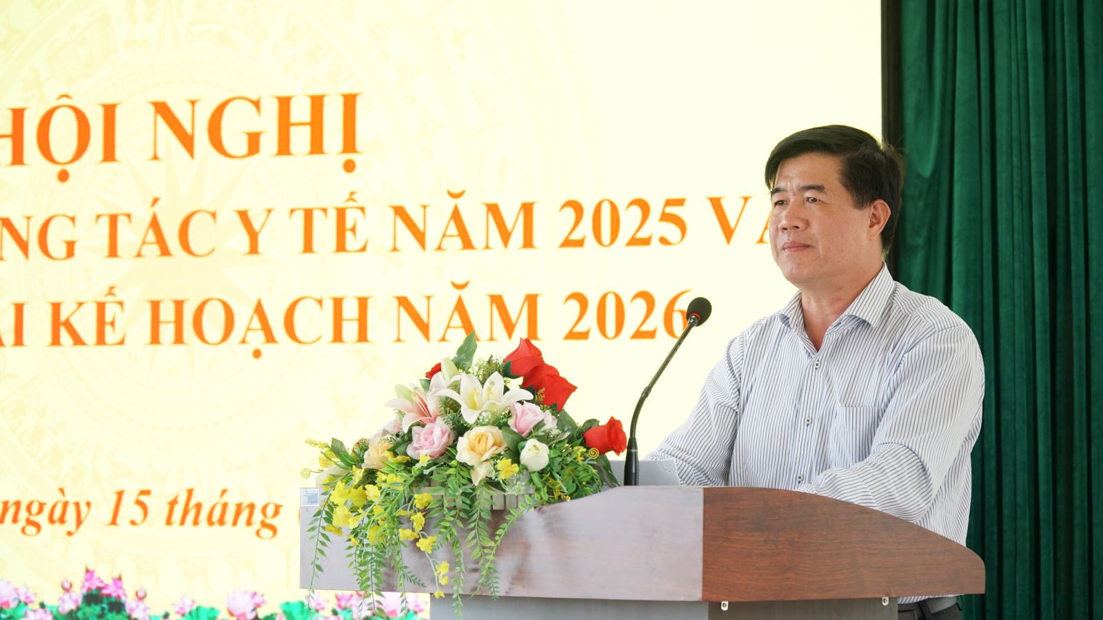 Đồng chí Nguyễn Thiên Văn – Phó Chủ tịch UBND tỉnh Đắk Lắk phát biểu tại hội nghị, 