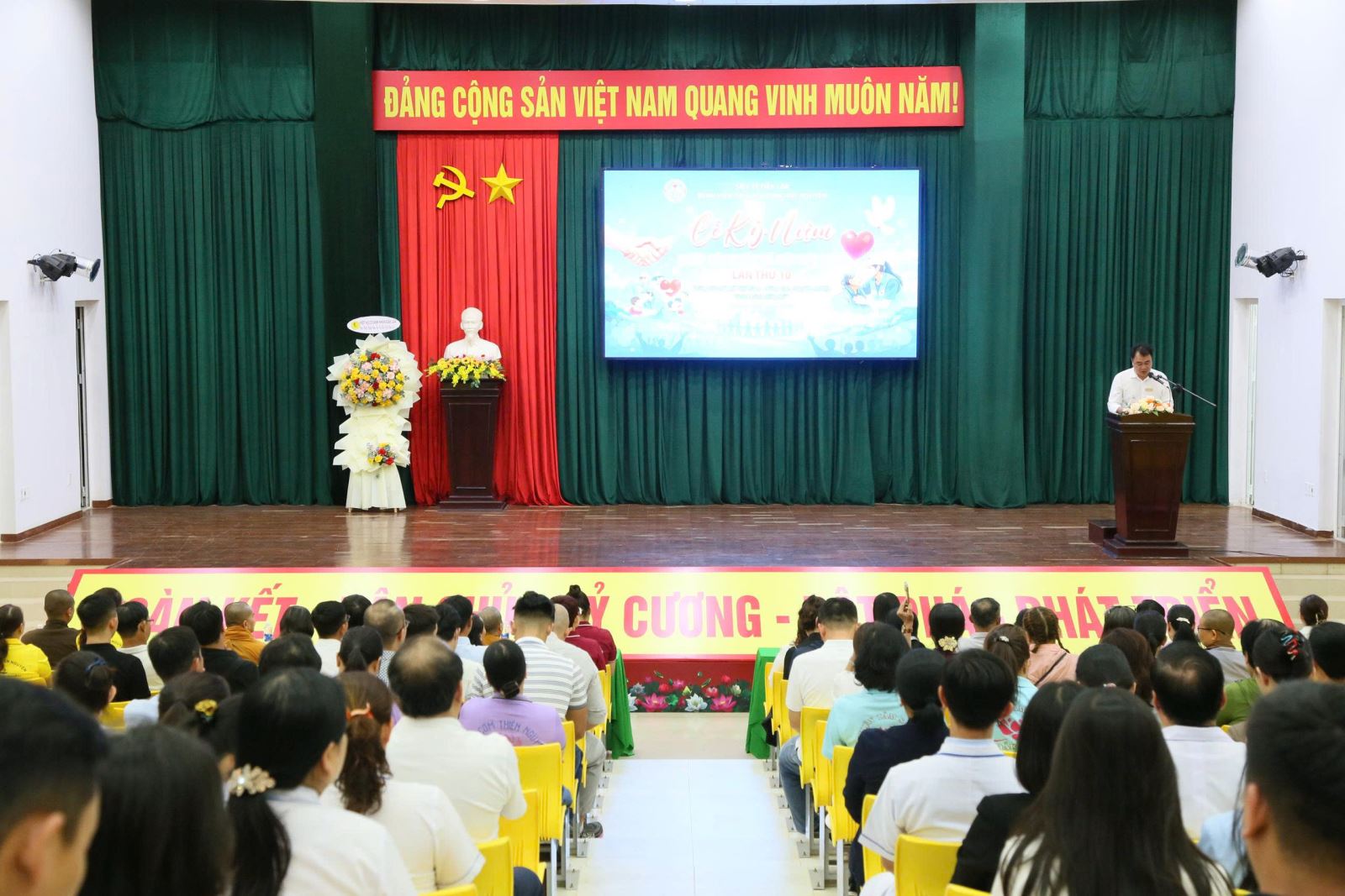 Quang cảnh buổi lễ.