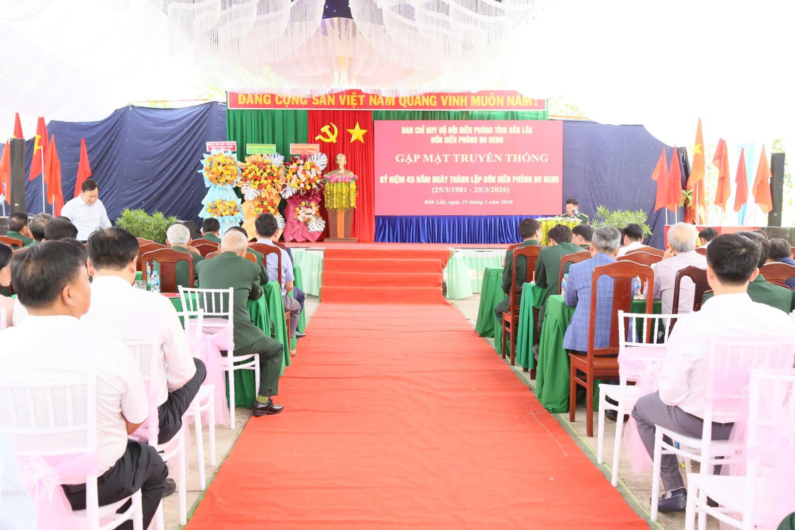 Toàn cảnh Hội nghị.