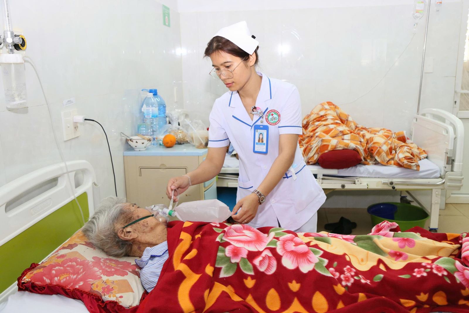 Người cao tuổi từ 60 tuổi trở lên cần được khám sức khoẻ thường xuyên hơn giúp phát hiện bệnh sớm, điều trị bệnh hiệu quả và chi phí điều trị thấp hơn.