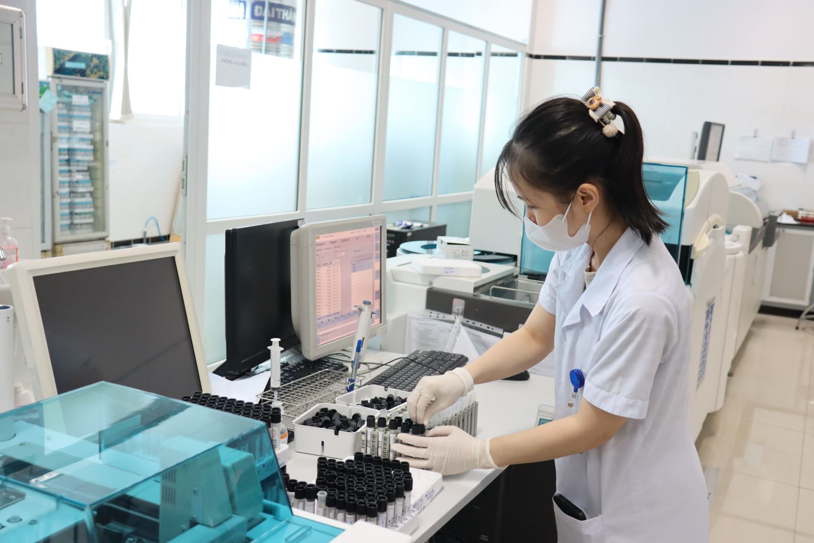 Việc khoa xét nghiệm Bệnh viện Đa khoa vùng Tây Nguyên đạt chứng nhận ISO 15189:2022 đem lại nhiều lợi ích cho người dân trên địa bàn.