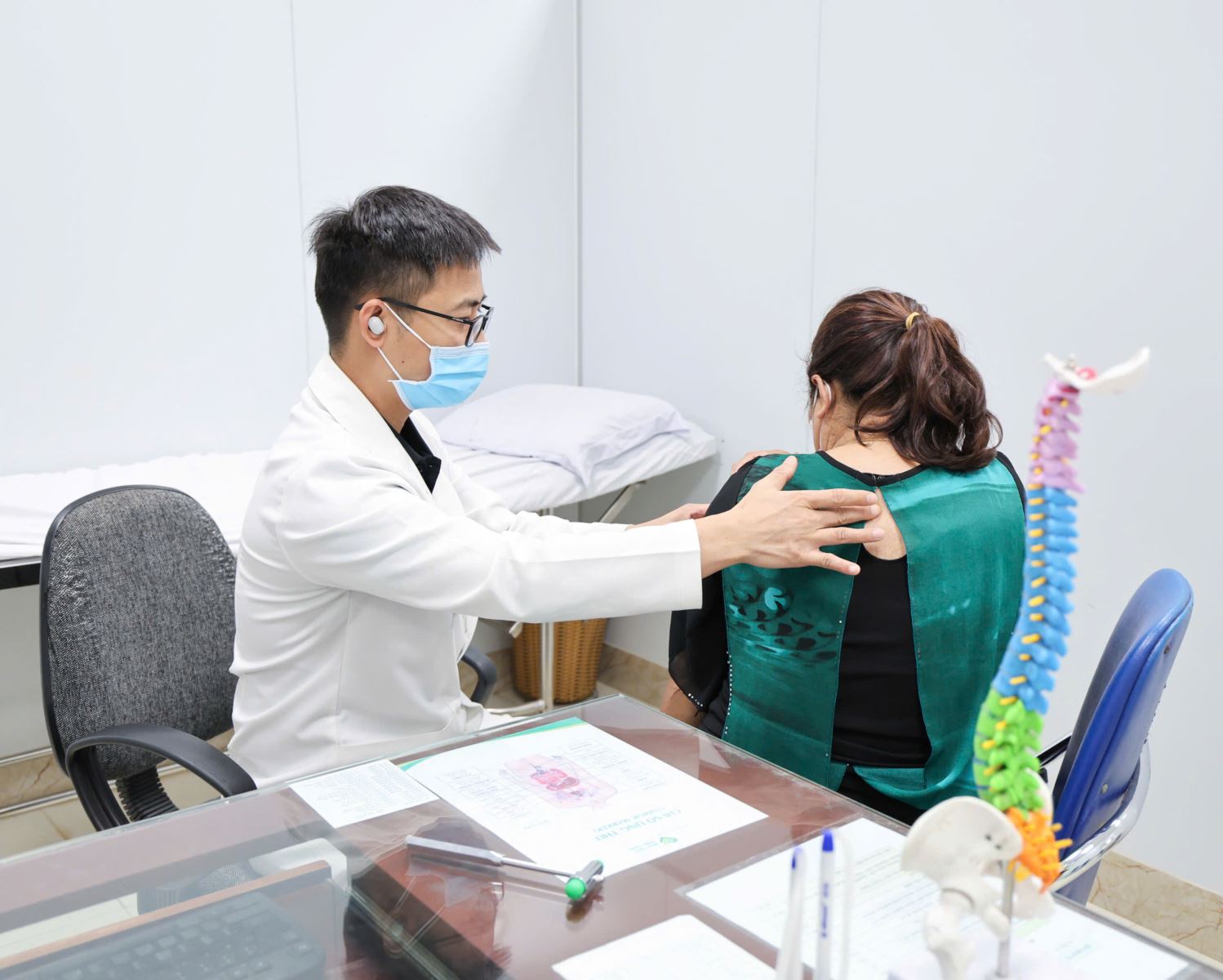 Tầm soát sớm các vấn đề về bệnh lý cột sống để không bị ảnh hưởng lâu dài đến khả năng lao động và chất lượng cuộc sống.