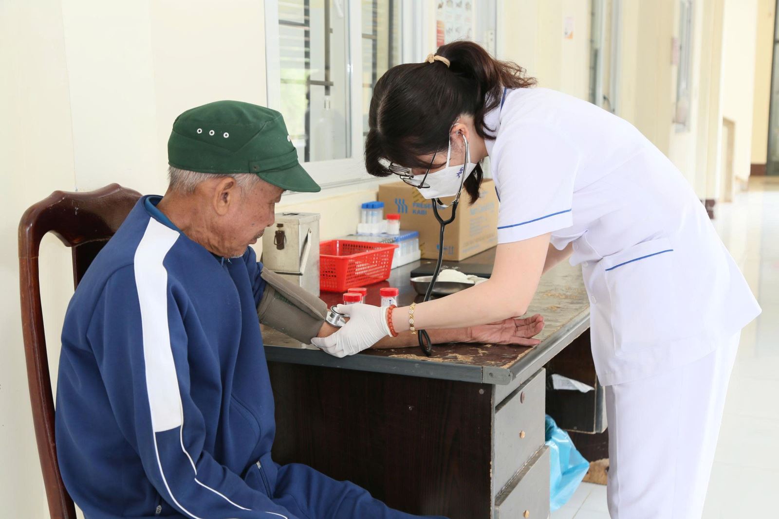 Nhiều nhóm đối tượng sẽ được ưu tiên triển khai khám sức khỏe định kỳ hoặc khám sàng lọc miễn phí ít nhất mỗi năm một lần theo đề xuất của Bộ Y tế.