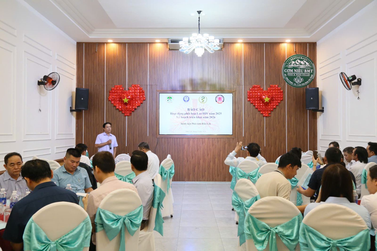 Toàn cảnh Hội nghị.