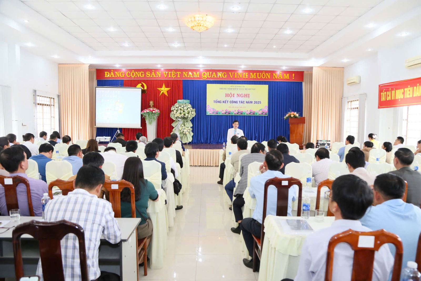 Toàn cảnh Hội nghị.