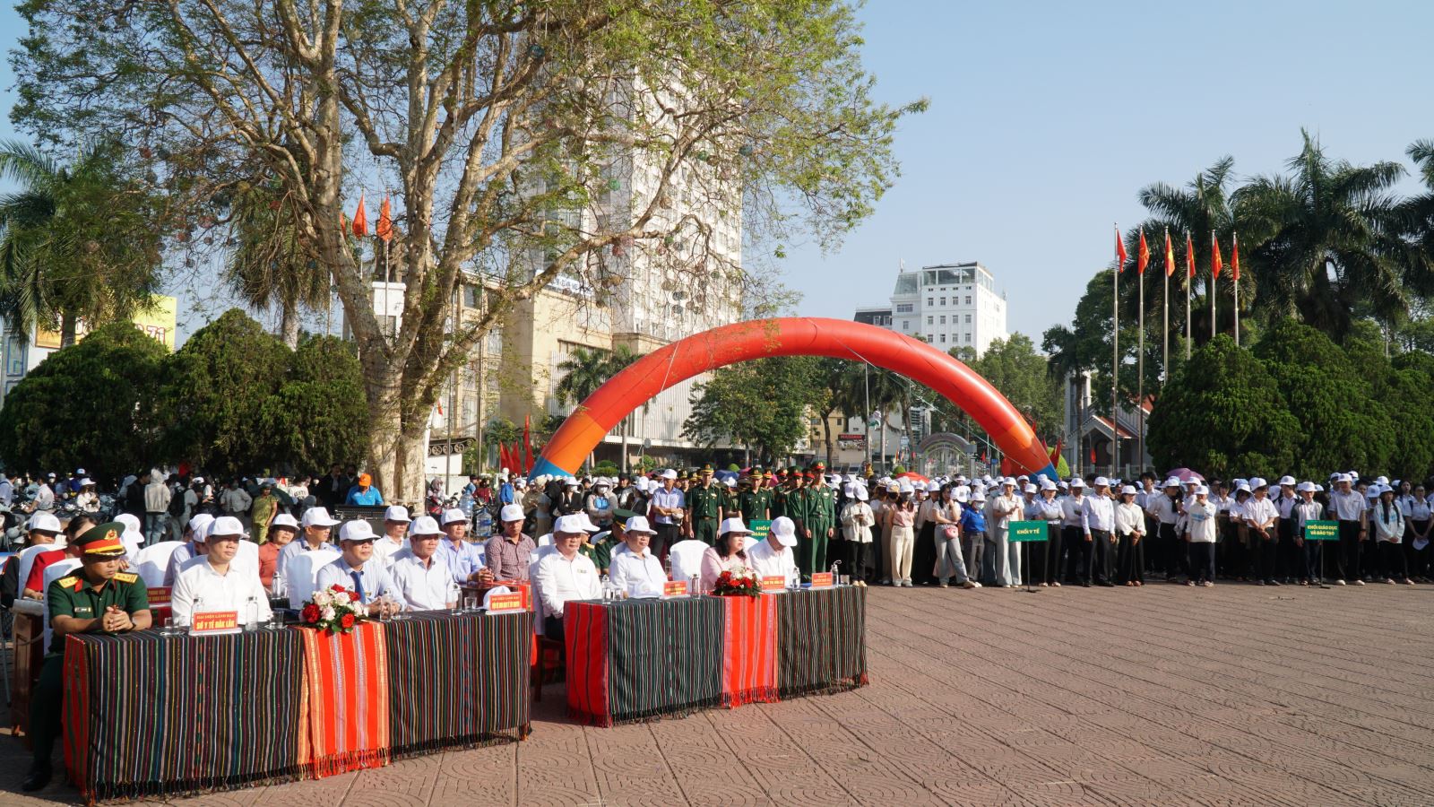 Toàn cảnh Lễ mít tinh.