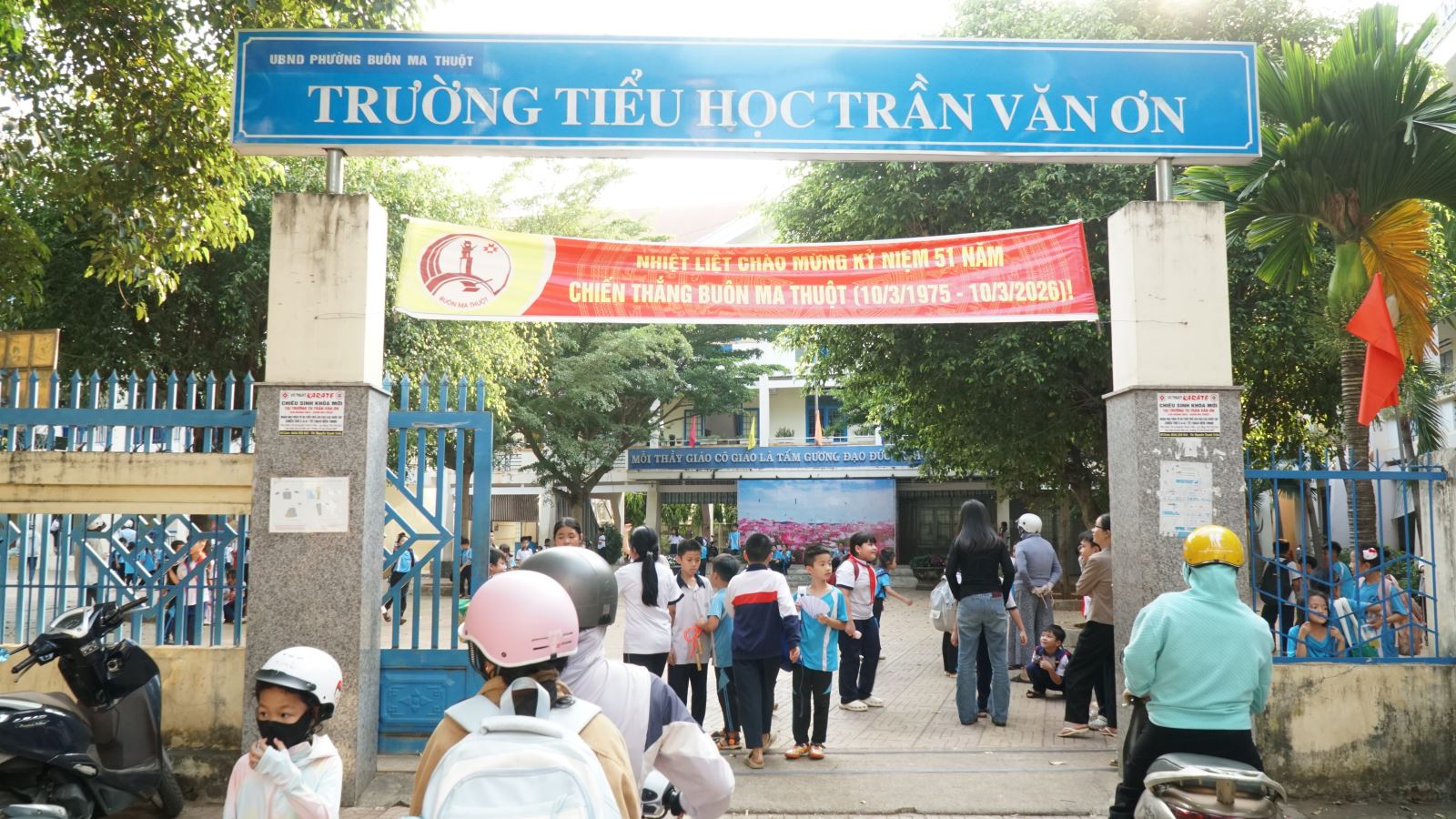 Trường Tiểu học Trần Văn Ơn, nơi vừa ghi nhận ổ dịch quai bị.