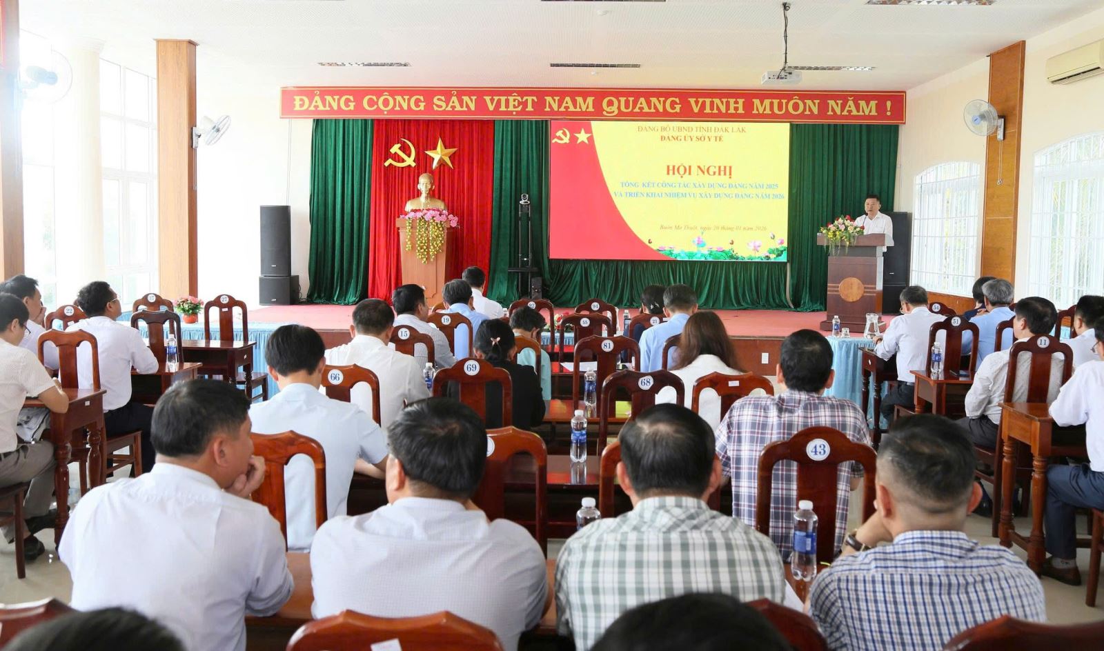 Toàn cảnh Hội nghị.